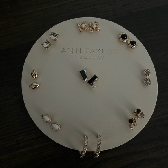 Ann Taylor huge lot earrings studs 9 pairs blue hoops gold gift card - Picture 6 of 6